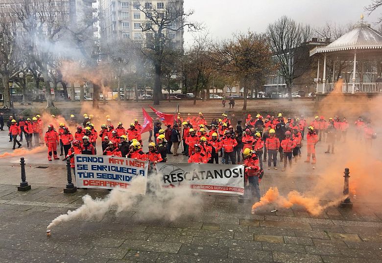 2017-12-29 ProtestaBombeirosComarcaisPontevedra11.jpeg